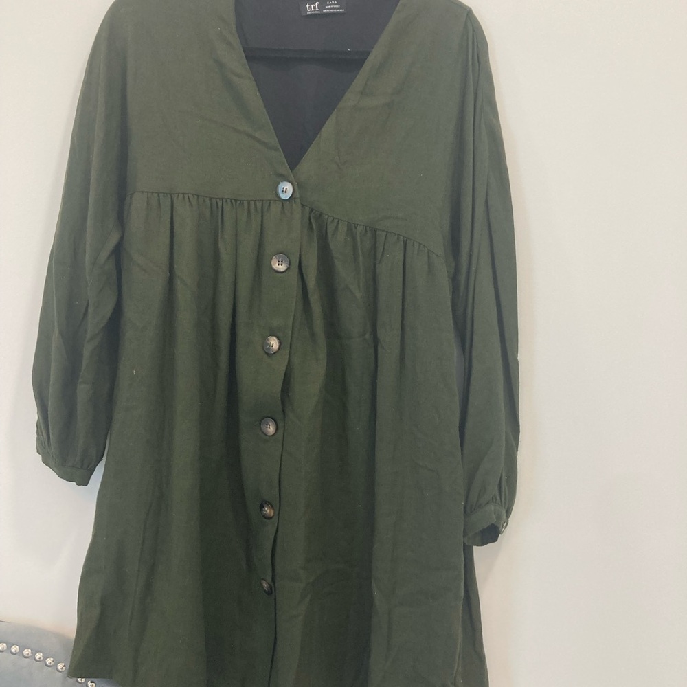 Women's ZARA Green Button-Up Top
